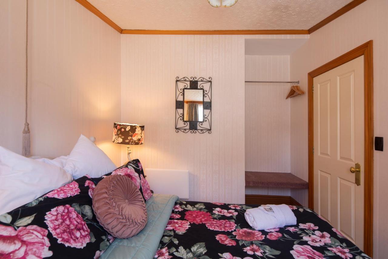 Settlers Cottage Motel Эрроутаун Экстерьер фото